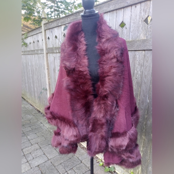 🍁🎄 BACK IN STOCK!  Wrap Jacket Claret Color with faux fur accents 😲 - Picture 8 of 16